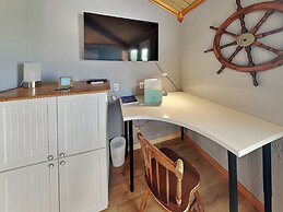 4513brnclodgesinh - Barnacle Lodge