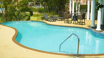 Penthouse getaway by the beach