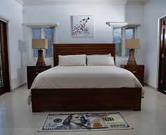 Penthouse getaway by the beach