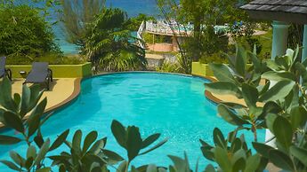 Penthouse getaway by the beach