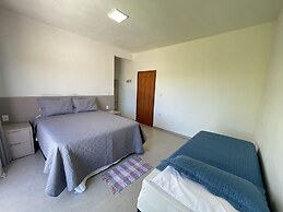 Casa COMPLETA com Piscina 1 Min da Praia