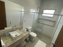 Casa COMPLETA com Piscina 1 Min da Praia