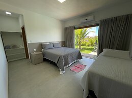 Casa COMPLETA com Piscina 1 Min da Praia