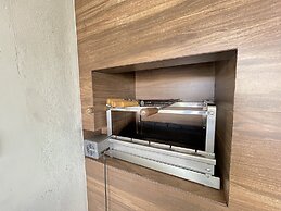 Casa COMPLETA com Piscina 1 Min da Praia