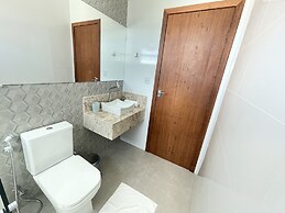 Casa COMPLETA com Piscina 1 Min da Praia