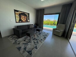 Casa COMPLETA com Piscina 1 Min da Praia