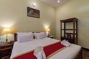 Jungle Cave Resort