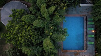 Jungle Cave Resort
