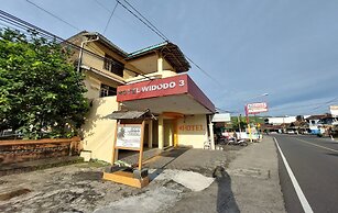 HOTEL PARANGTRITIS WIDODO TUSTIYANI