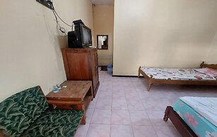 HOTEL PARANGTRITIS WIDODO TUSTIYANI