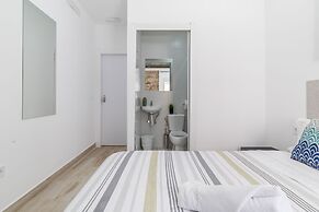 AYZ Silvela - Auto check-in property