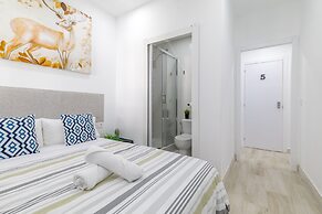 AYZ Silvela - Auto check-in property