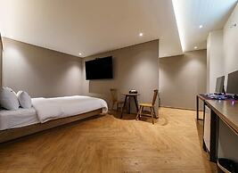 Brown Dot Hotel Eurwangri