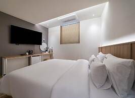 Brown Dot Hotel Eurwangri