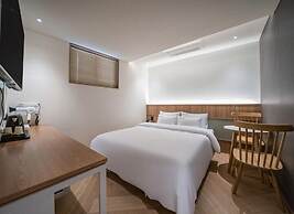 Brown Dot Hotel Eurwangri