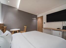 Brown Dot Hotel Eurwangri