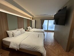 Brown Dot Hotel Eurwangri