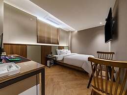 Brown Dot Hotel Eurwangri