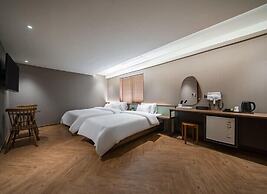 Brown Dot Hotel Eurwangri