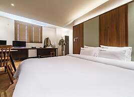 Brown Dot Hotel Eurwangri