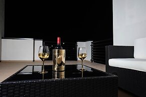 Kaizer Anthony Living