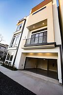 Kaizer Anthony Living