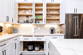 Kaizer Anthony Living