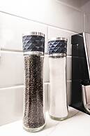 Kaizer Anthony Living