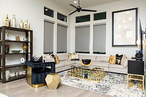 Kaizer Anthony Living