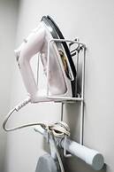 Kaizer Anthony Living