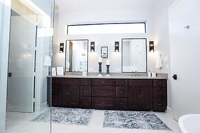 Kaizer Anthony Living