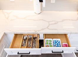 Kaizer Anthony Living