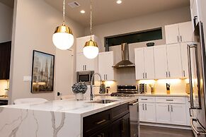 Kaizer Anthony Living