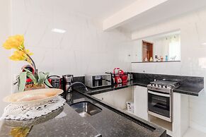 GB60 Excellent House 4 Suites