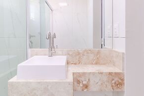 GB60 Excellent House 4 Suites