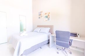 GB60 Excellent House 4 Suites