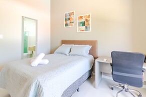 GB60 Excellent House 4 Suites