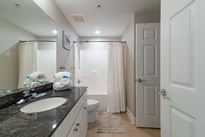 Crystal Tower 1204 2 Bedroom Condo by Redawning