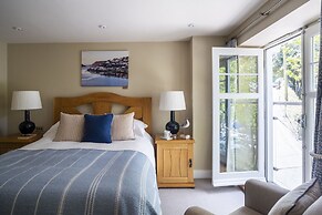 South Sands Hotel