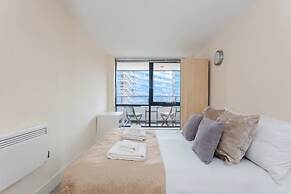 Vivid Apartment in Central London