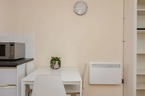 Vivid Apartment in Central London