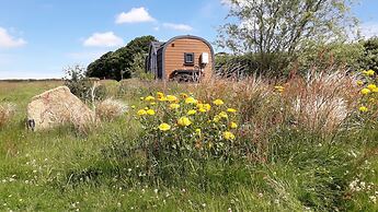 Hornbeam Eco Cabin - Sleeps 2 - Valley View