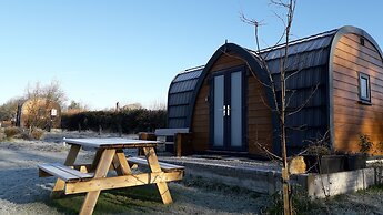Hornbeam Eco Cabin - Sleeps 2 - Valley View