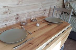 Hornbeam Eco Cabin - Sleeps 2 - Valley View