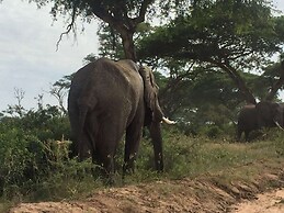 Karuma Travellers Hotel