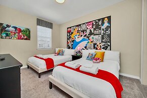 Avenger's, Frozen and Alice in Wonderland Themed Rooms! Private Pool a