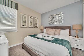 Avenger's, Frozen and Alice in Wonderland Themed Rooms! Private Pool a