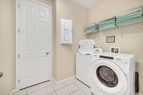 Avenger's, Frozen and Alice in Wonderland Themed Rooms! Private Pool a