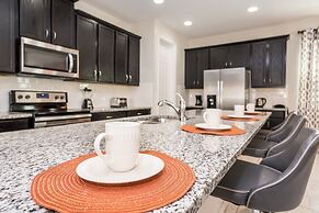 Avenger's, Frozen and Alice in Wonderland Themed Rooms! Private Pool a