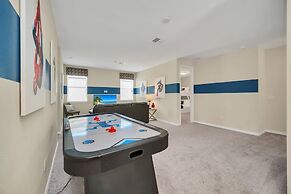 Avenger's, Frozen and Alice in Wonderland Themed Rooms! Private Pool a